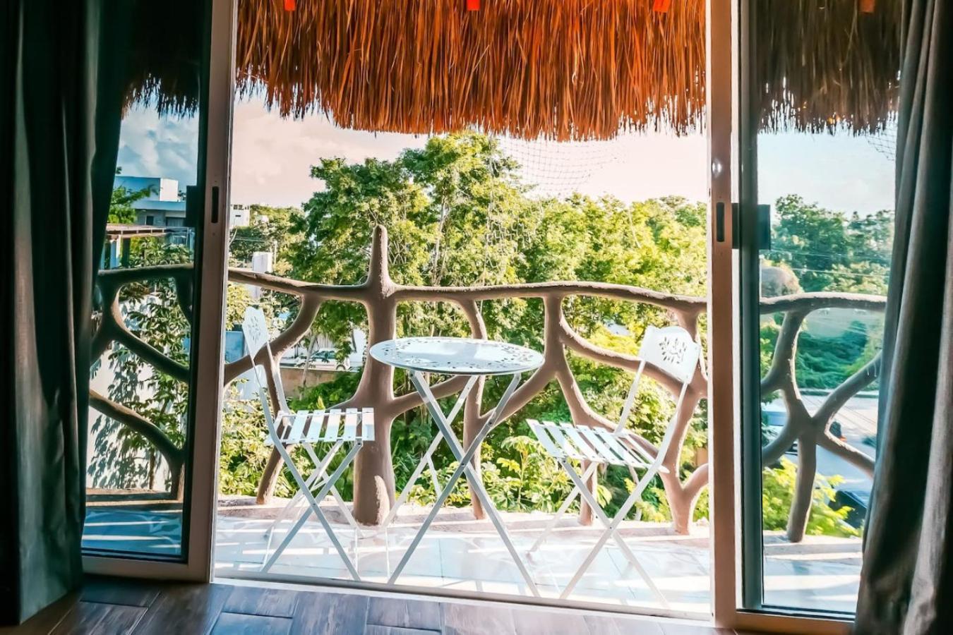 Apartment Poolside Retreat Tulum-workspace-private Balcony